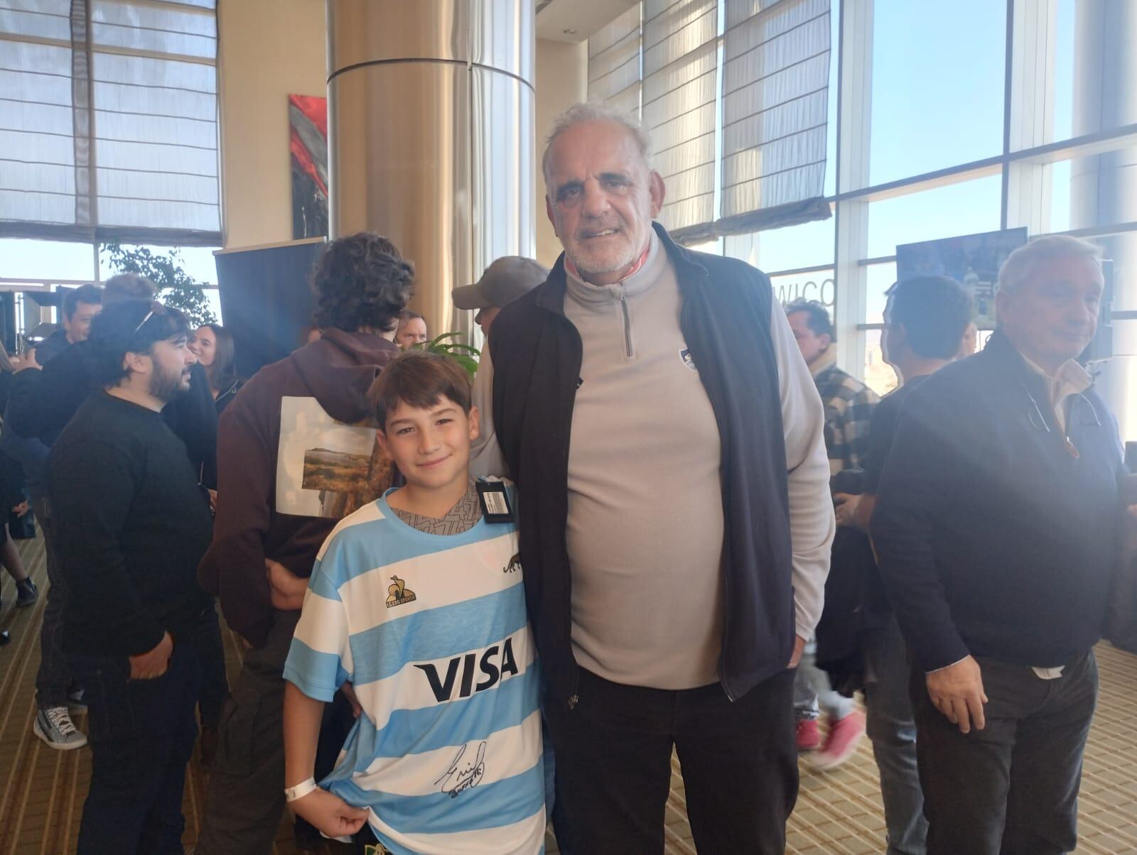 Juan Andaluz ganador de la camiseta de Los Pumas. / Gentileza.