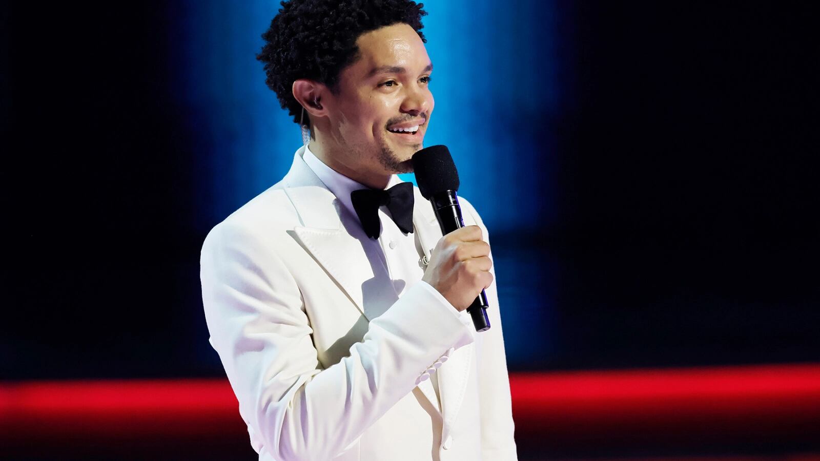 Trevor Noah en los Premios Grammy 2023