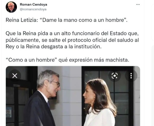 Una de las críticas que recibió la reina en Twitter por su saludo al embajador de España