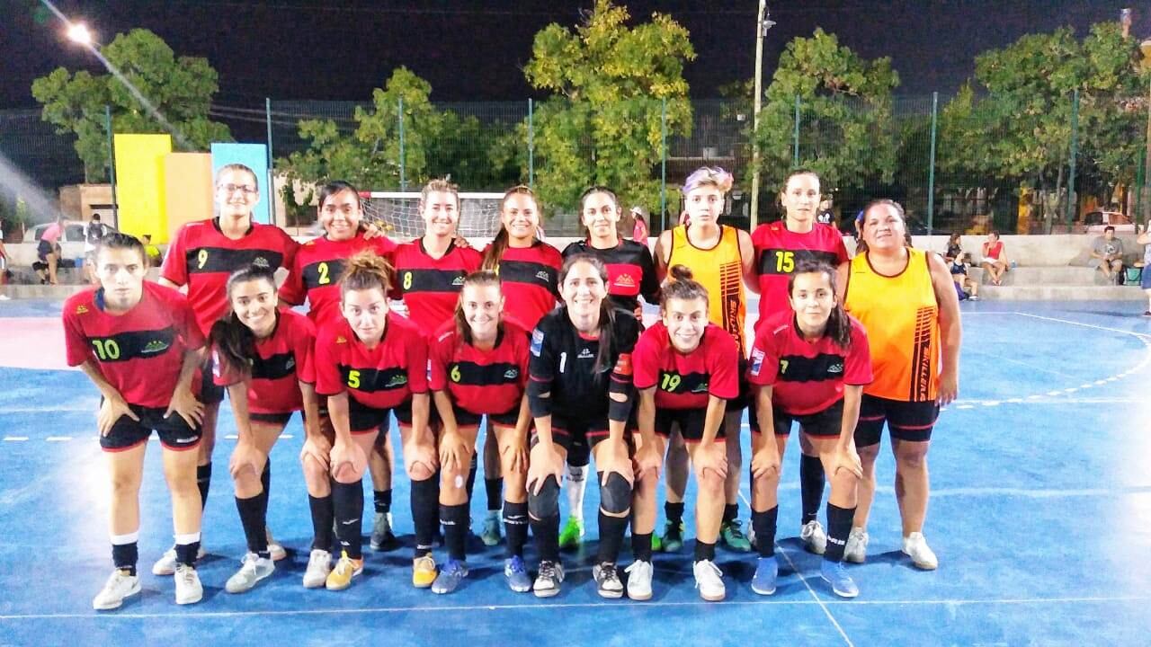 Las chicas de Maipú Futsal buscarán seguir con su buen juego y frenar la marcha de Cementista.