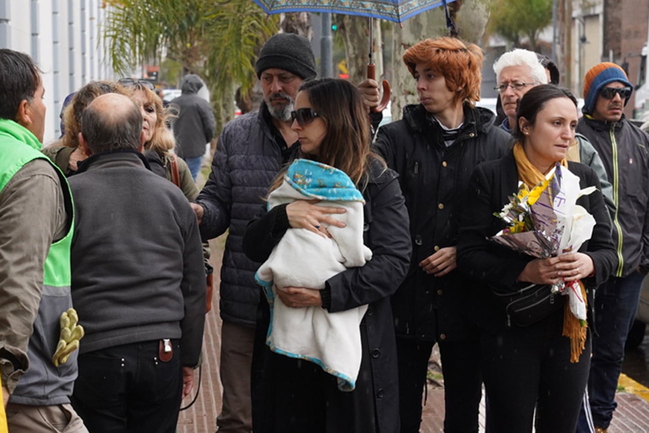 El dolor de la familia de Mariano Barbieri, el ingeniero asesinado en Palermo. Foto: Clarín