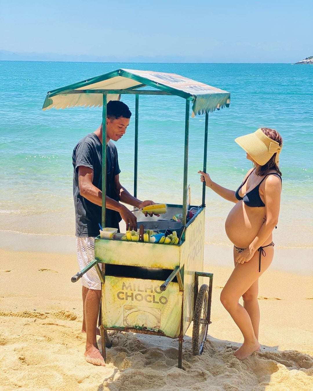 Agustina Cherri de vacaciones previo a ser mamá.