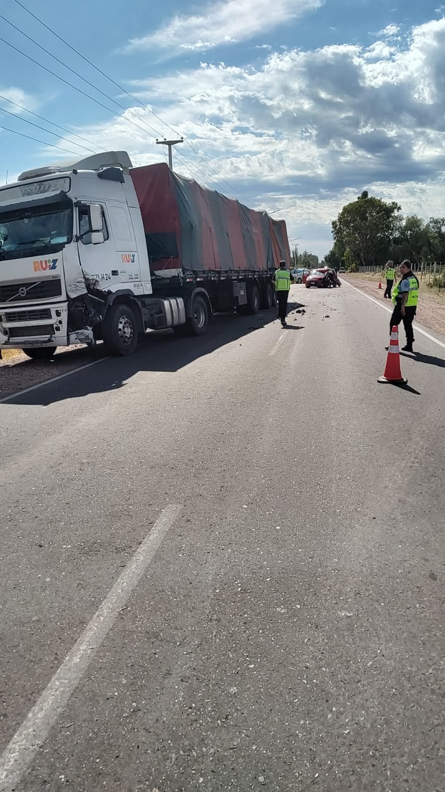 Un auto y un camión chocaron en Barrancas: hay un herido de gravedad. Foto Ministerio de Seguridad.