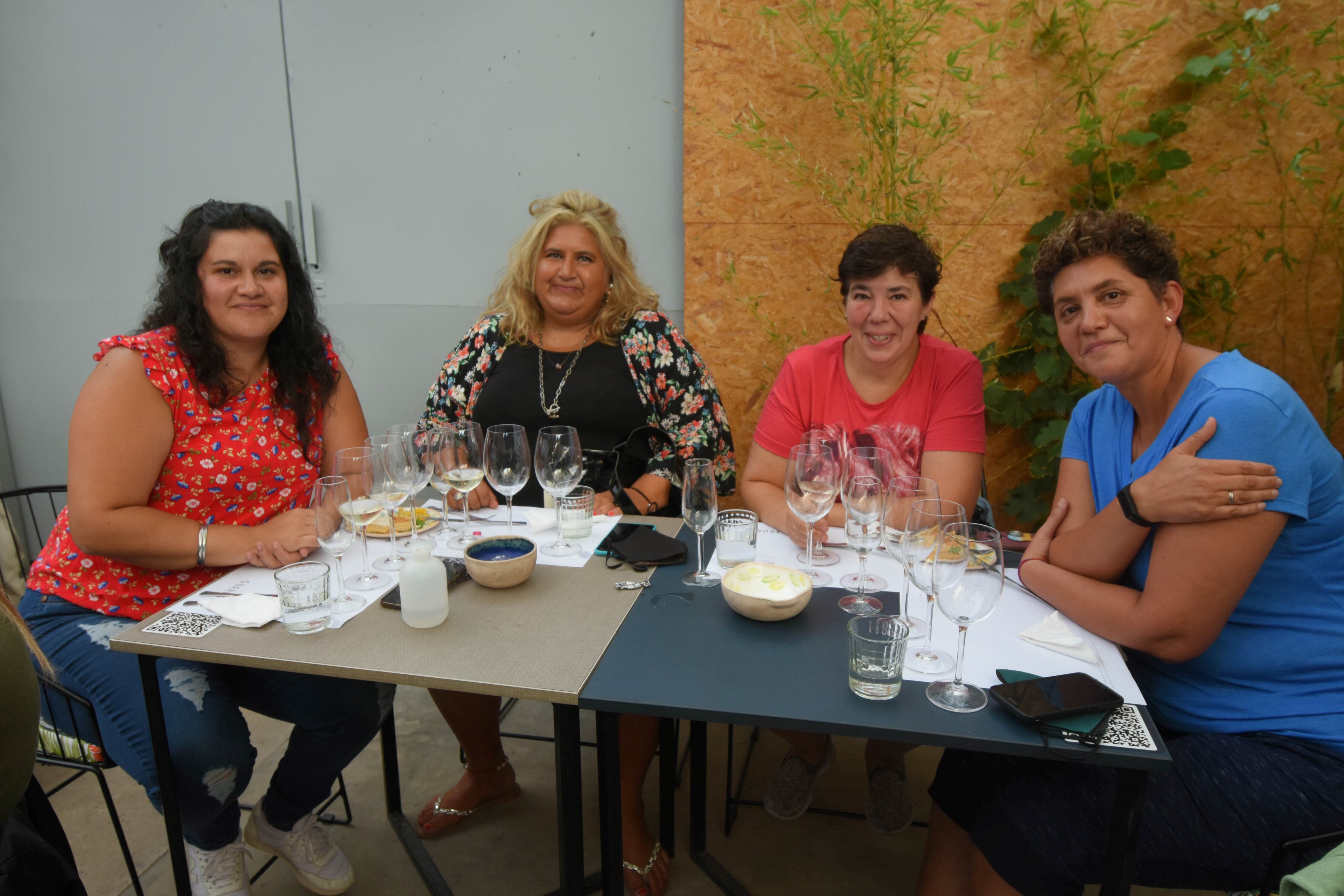 Florencia Cuello, Silvyna Cuello, Claudia Venturino y Alejandra Villaroel. - José Gutiérrez / Los Andes