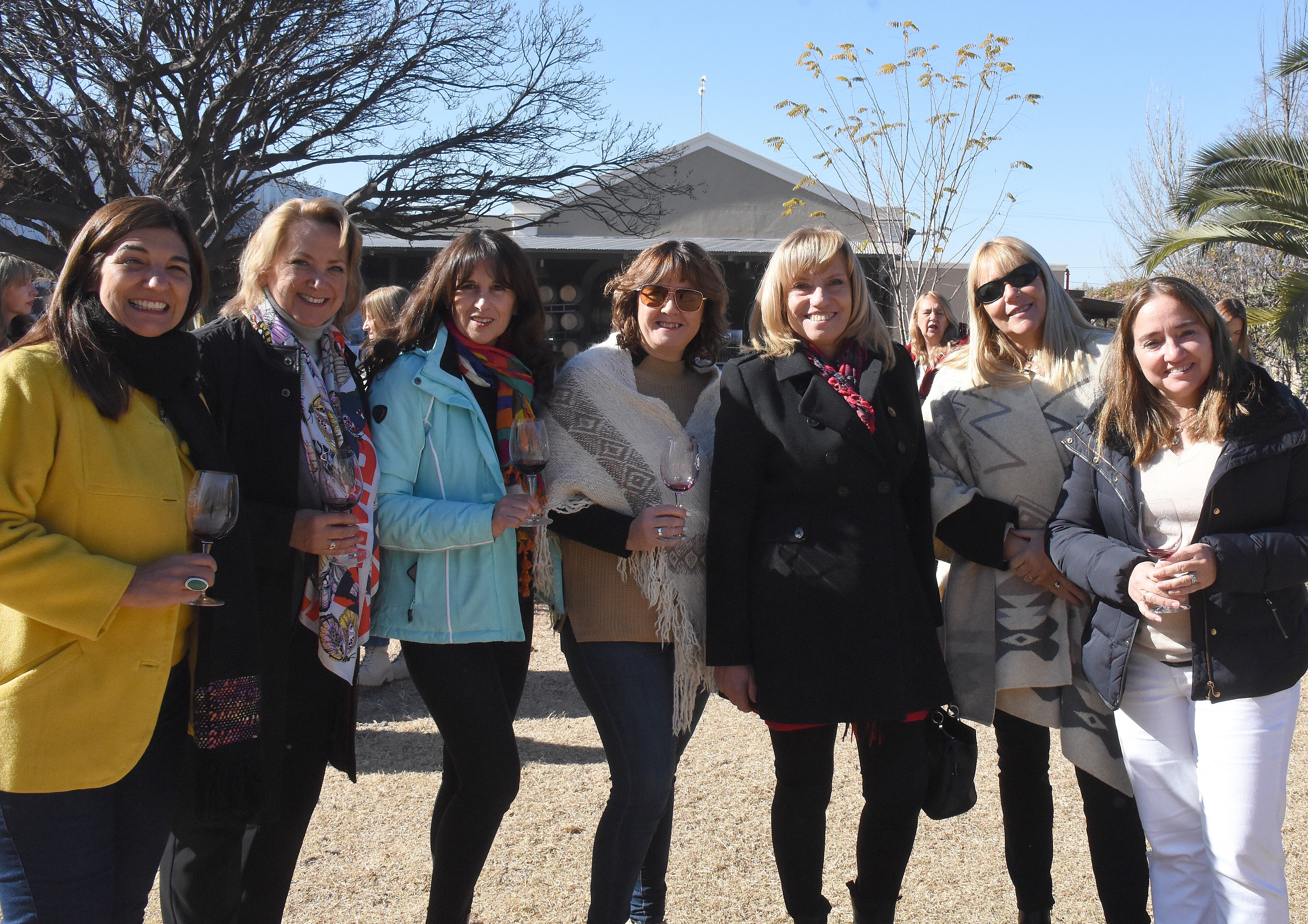 Marcela Carrizo, Cecilia Buj, Laura Barta, Alejandra Llarena, Margarita Viel, Liliana Seggiaro y Alejandra Gil Posleman. PH Eduardo Dolengiewich