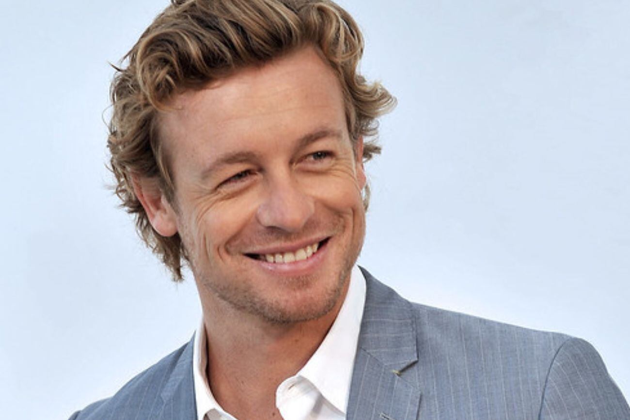 El actor Simon Baker da vida al personaje de Robert Bell en "El chico que se comió el universo"