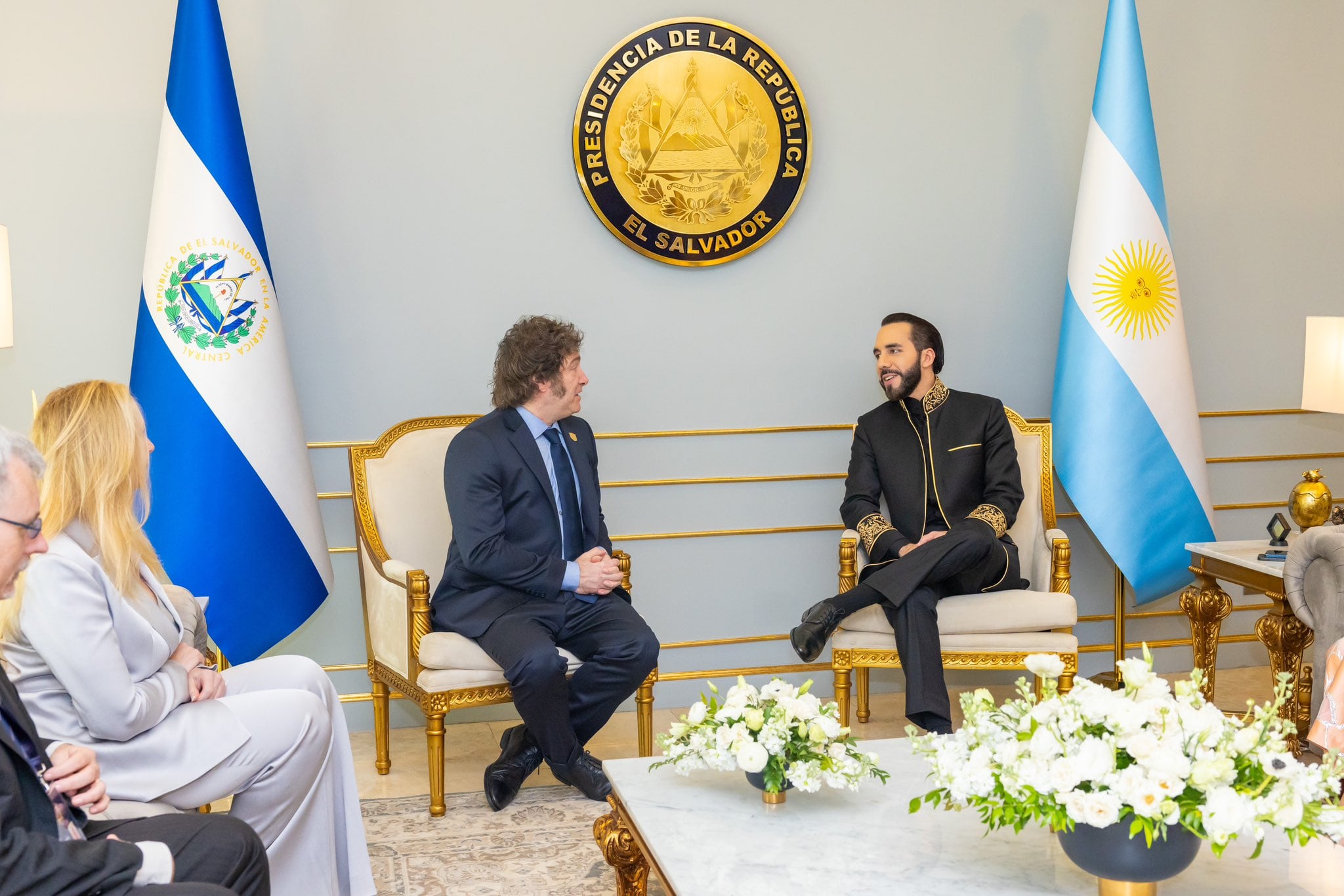 Javier Milei mantuvo un encuentro privado con el presidente de El Salvador, Nayib Bukele. Foto: Presidencia