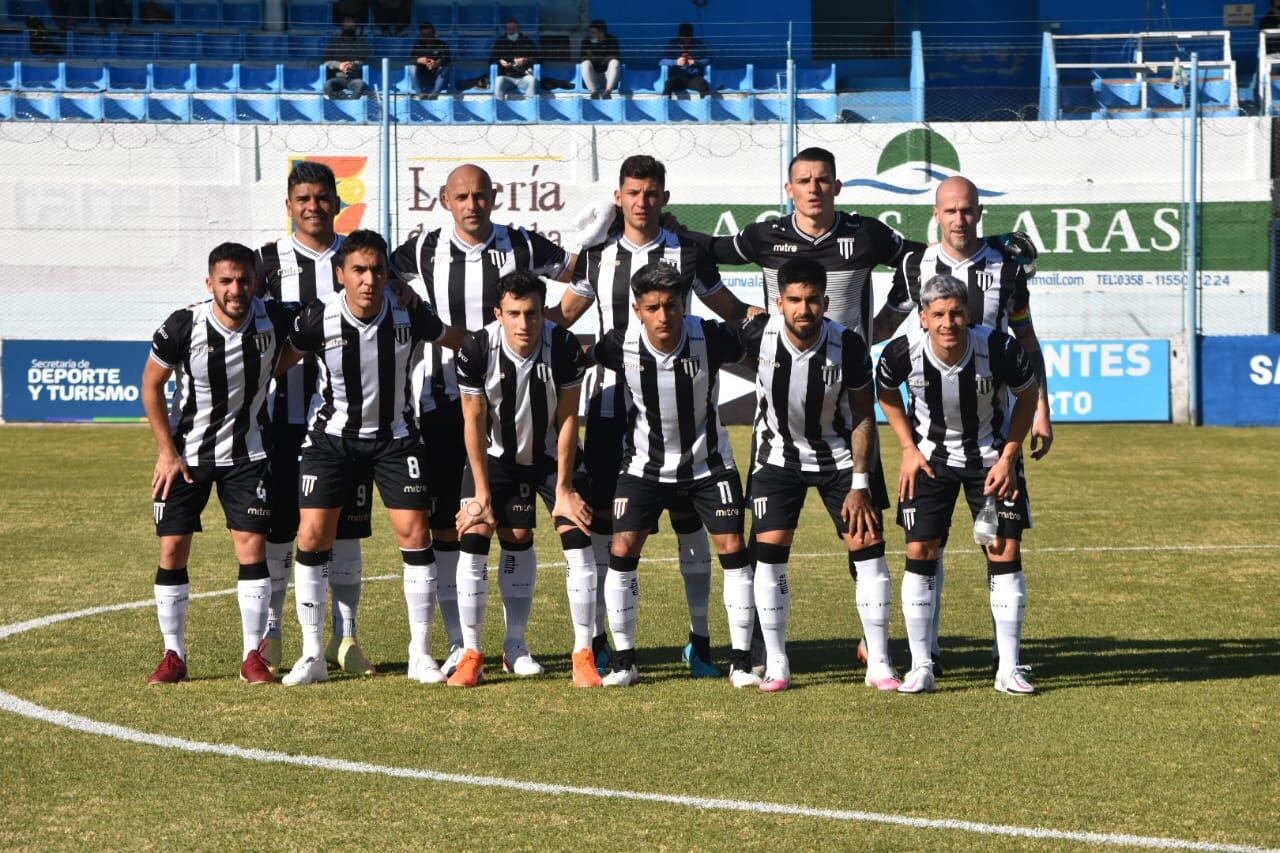 La formación de Gimnasia para enfrentar a Estudiantes de Río IV./Gentileza Prensa de Gimnasia