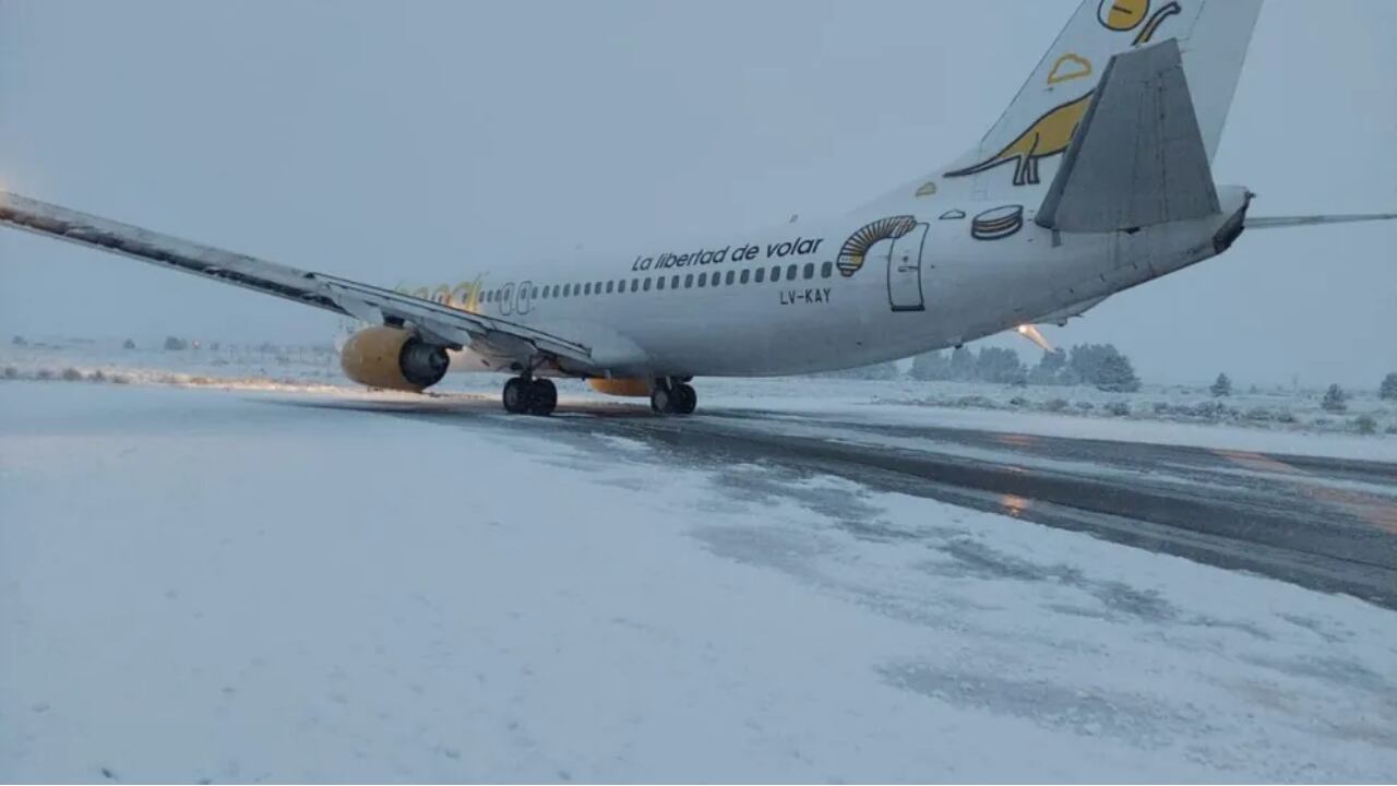 “Tanto los pasajeros como la tripulación fueron desembarcados del avión sin inconvenientes y sin presentar ninguna novedad", informó Flybondi. Foto: Gentileza El Cordillerano