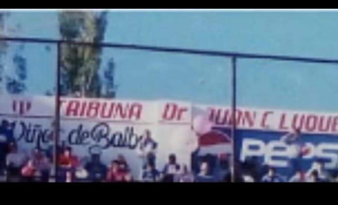 La tribuna nombrada en su honor.