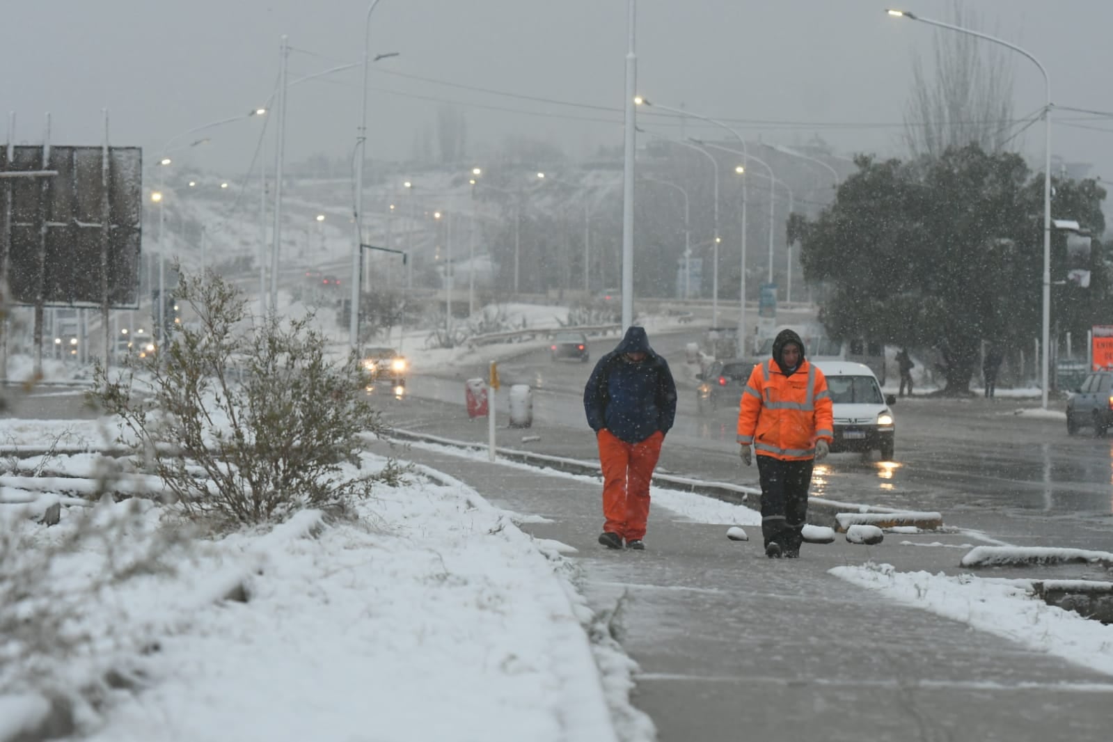 Mendoza amaneció con nieve y temperaturas muy bajas