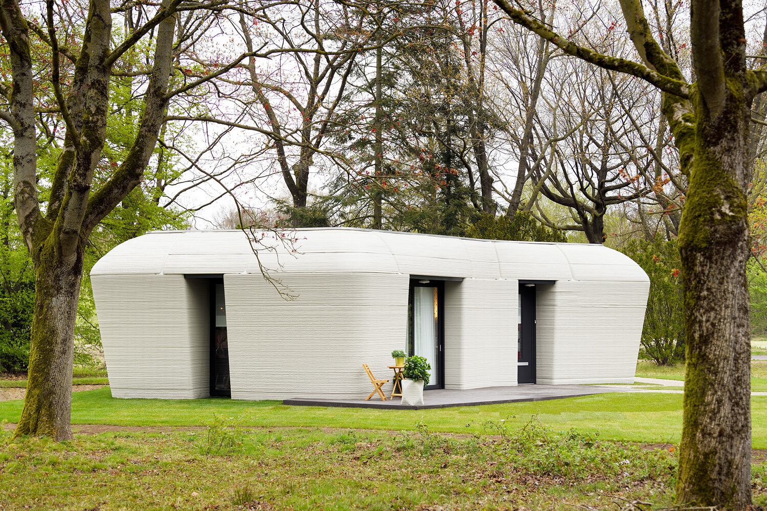 3D-printed concrete house in the Netherlands by Houben / Van Mierlo Architects . Image © Bart van Overbeeke