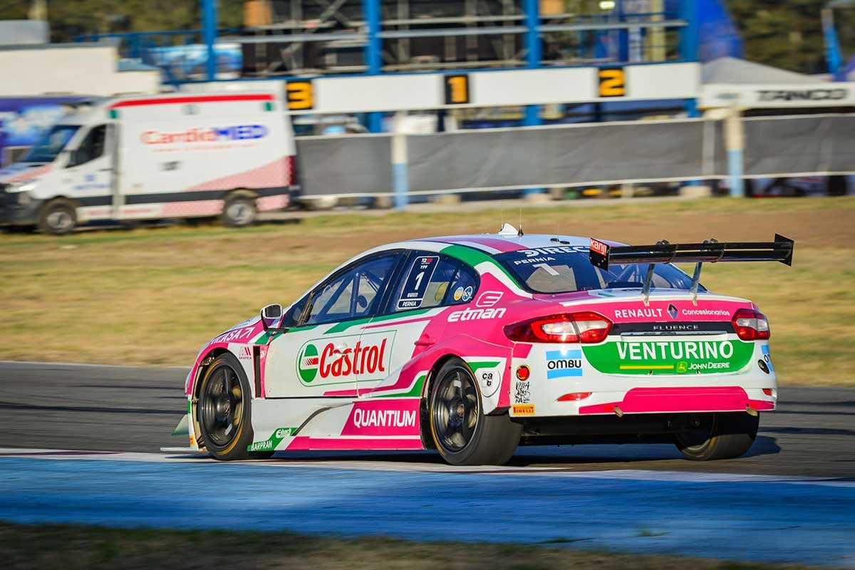 Leonel Pernía dominó la clasificación en Río Cuarto