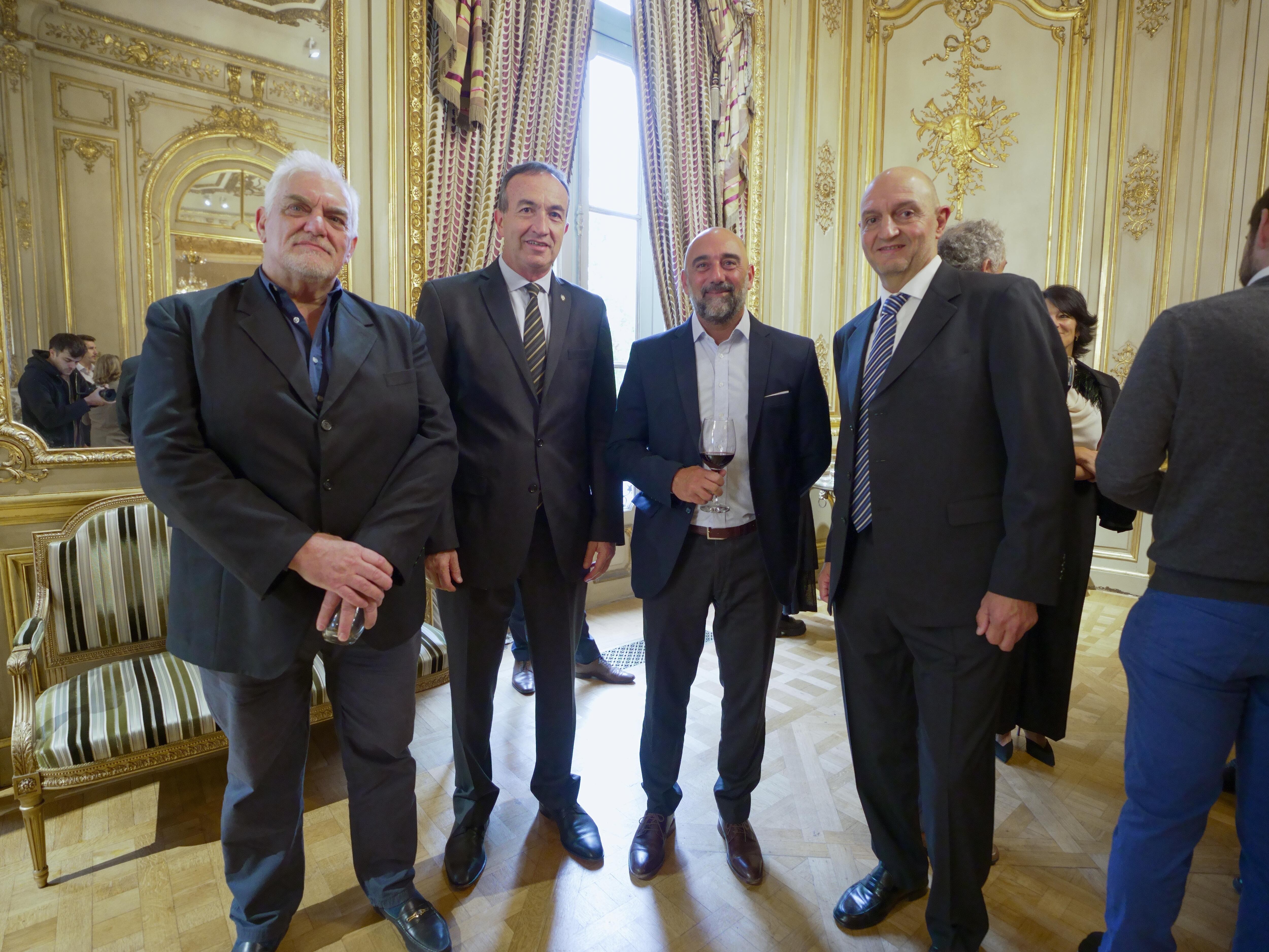 Gabriel Fidel, Alfredo Marzano de banco Galicia y Arturo Yaciófano.