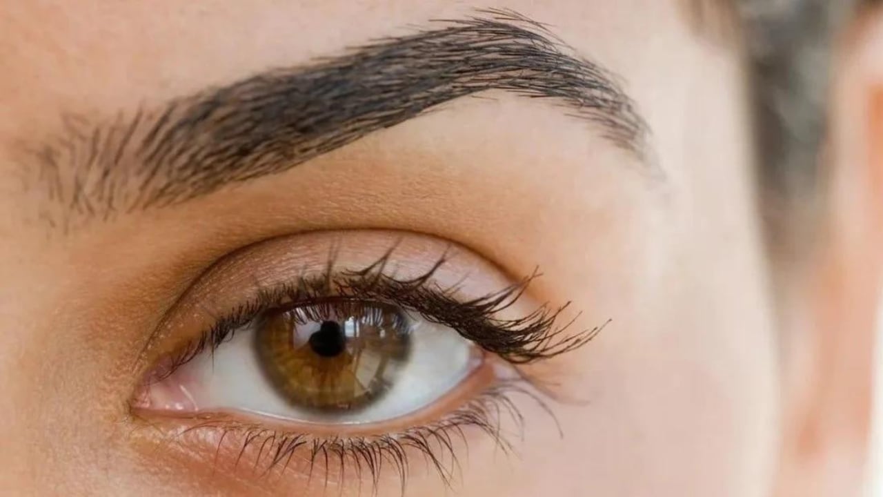 Aumentan las consultas en los centros estéticos sobre el implante de cejas. Foto: Getty Images