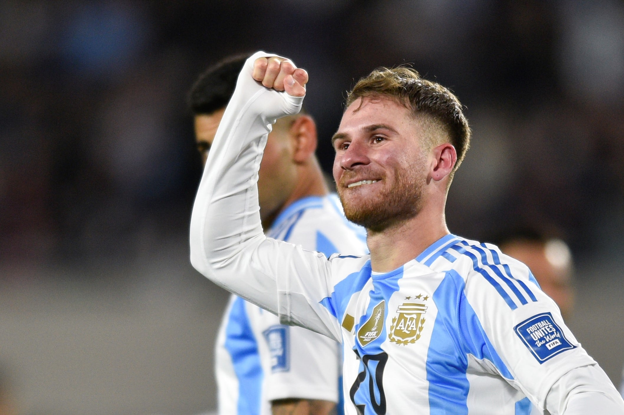 Alexis MacAllister marcó el 1-0 de Argentina frente a Chile en el Monumental por eliminatorias. (AP)