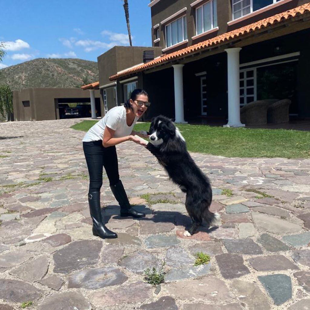 En la decoración de la Estancia, predomina la madera y piedras