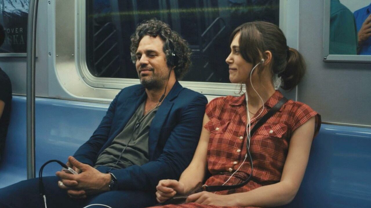 Mark Ruffalo y Keira Knightley en Begin Again (2013) - 