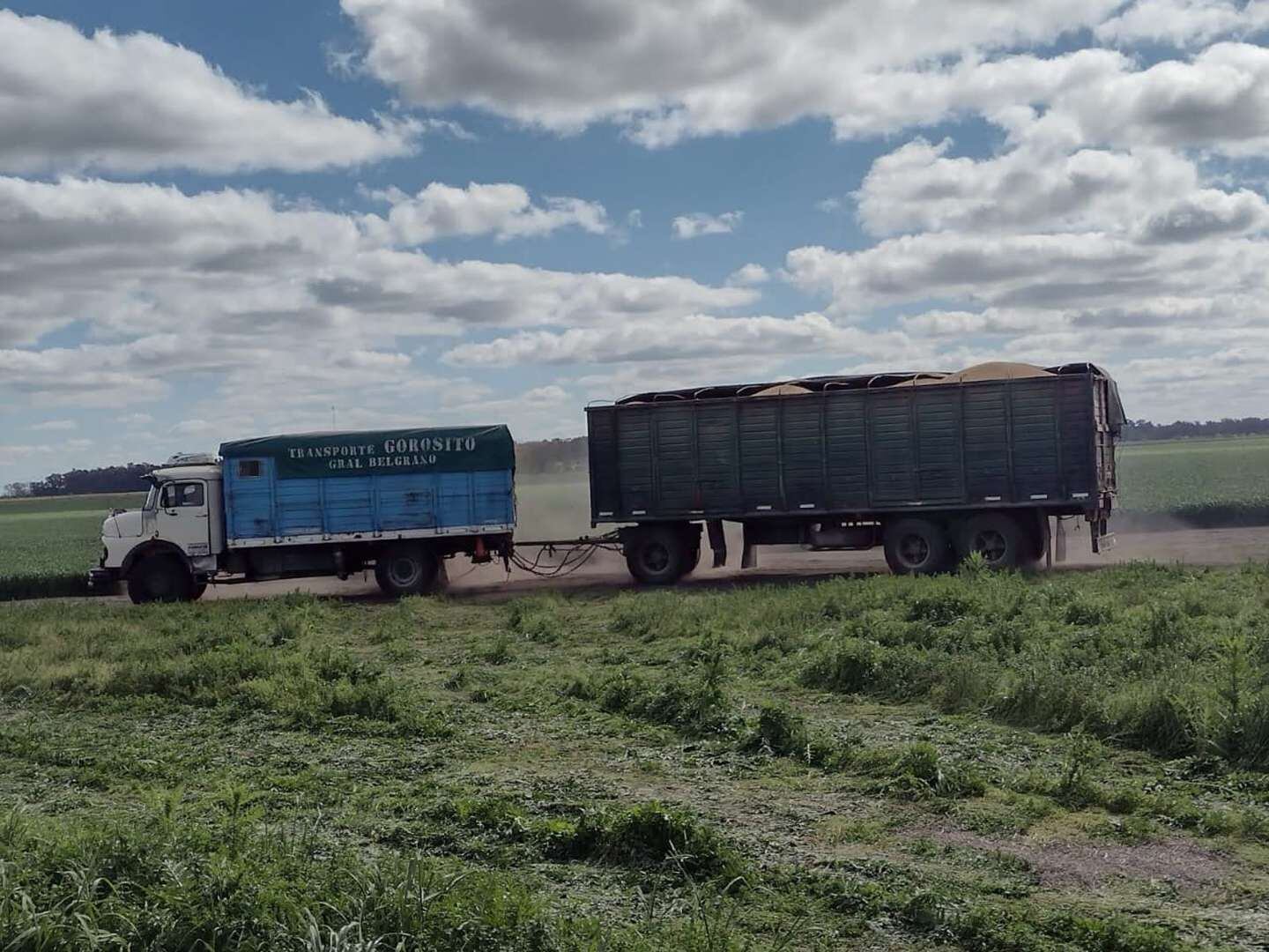 Con su accionar, busca inspirar a otros camioneros para que ayuden a jóvenes estudiantes que lo necesitan.