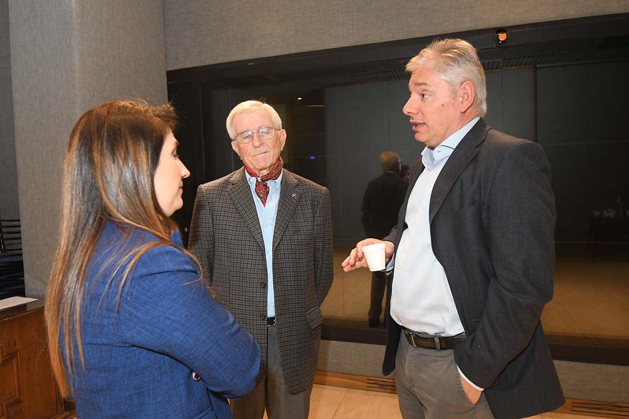 María Soledad Gonzalez en la charla previa, junto a Eddy Lavandaio y Emilio Guiñazú. Foto: José Gutierrez / Los Andes