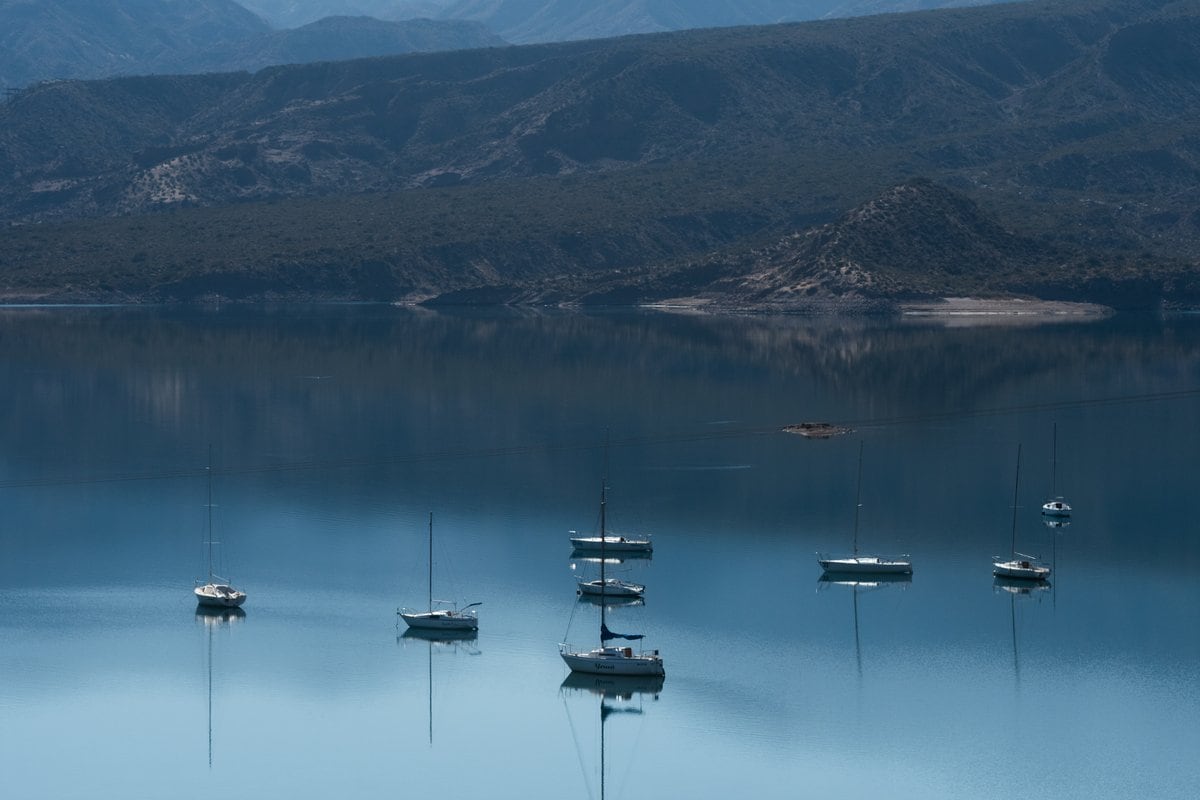 Mendoza 12 Agosto  de 2021 Sociedad
Crisis Hídrica, Dique Potrerillos 
Mendoza atraviesa uno de los inviernos mas secos de los últimos años, en el cual casi no se registraron nevadas importes en alta montaña, esto repercutirá en la falta de agua para riego de cultivos y consumo humano en el verano del 2022.  

Ignacio Blanco / Los Andes