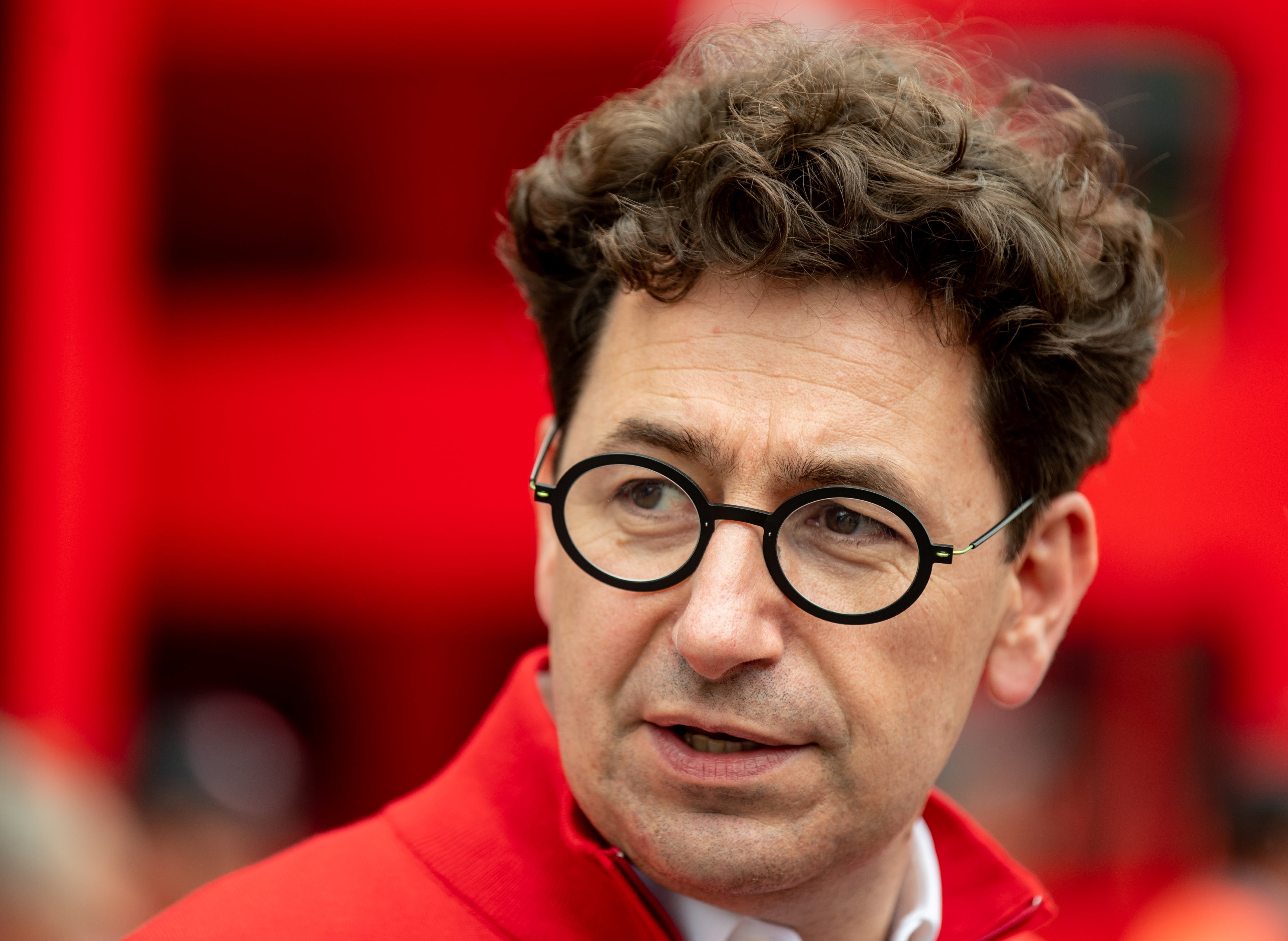 Mattia Binotto llegó a Sauber con el objetivo de potenciar su nivel. En 2026, sus vehículos tendrán motor Audi. / Foto:AP