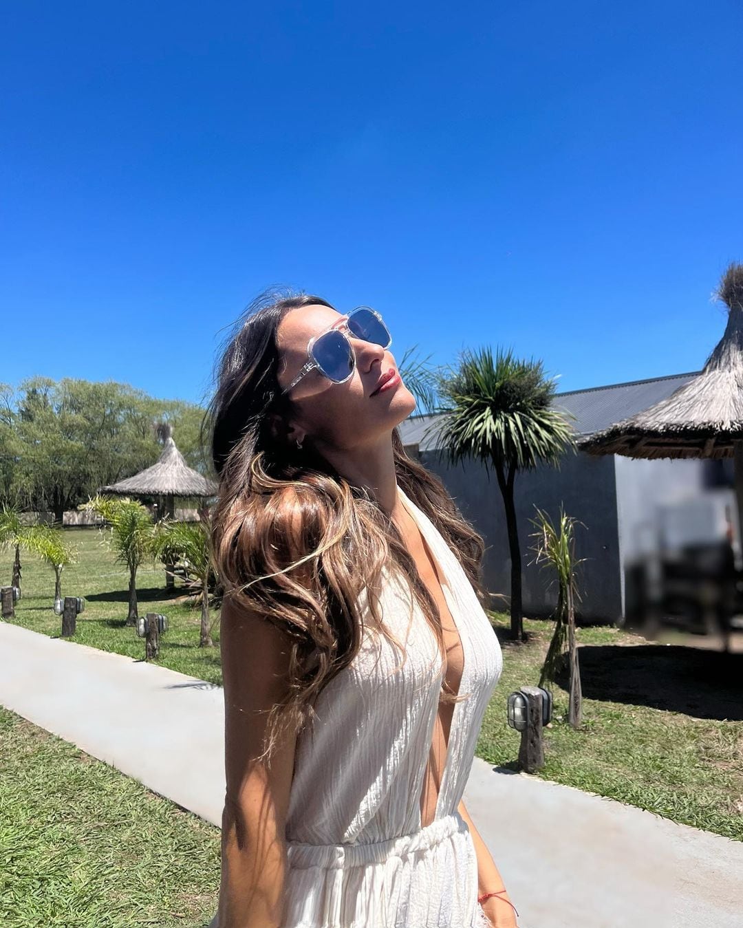 Pampita lució un vestido con un increíble escote