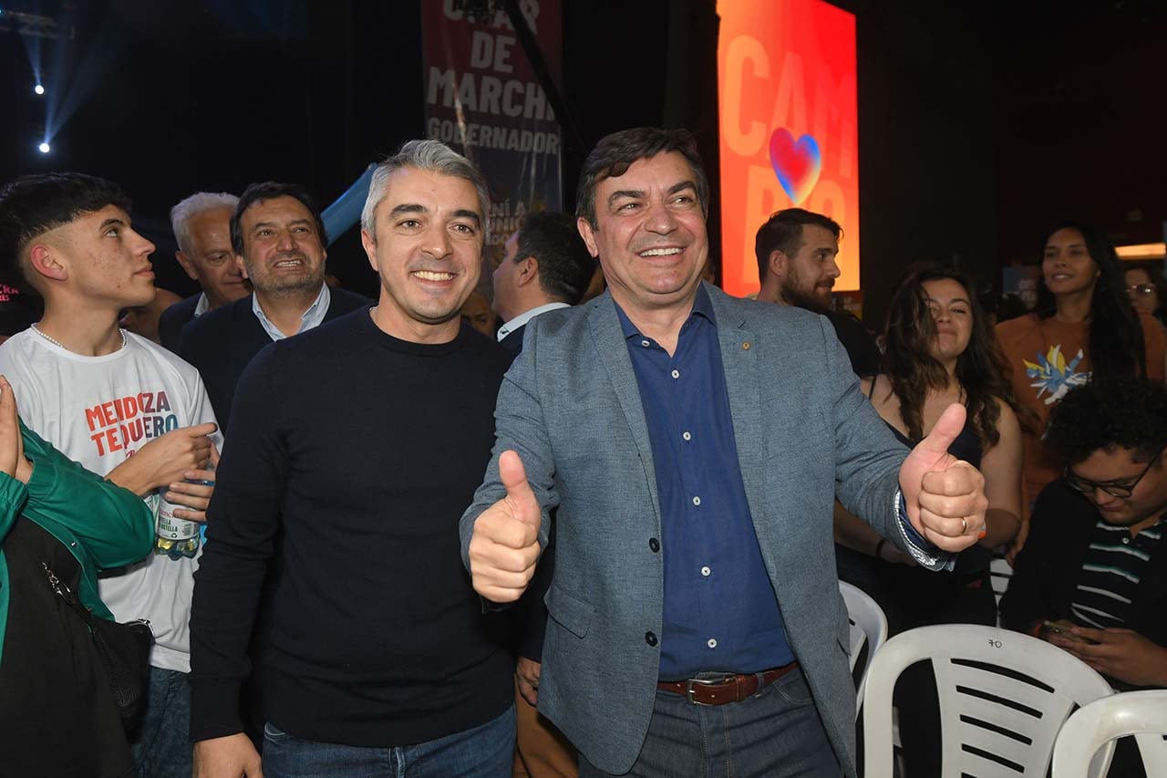 Cierre de campaña de Omar De Marchi, candidato a Gobernador de Mendoza.
Sebastián Bragagnolo Intendente de Luján de Cuyo junto a Omar De Marchi 
Foto: José Gutierrez / Los Andes
