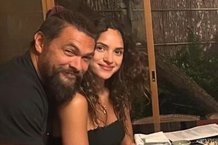 Adria Arjona y Jason Momoa