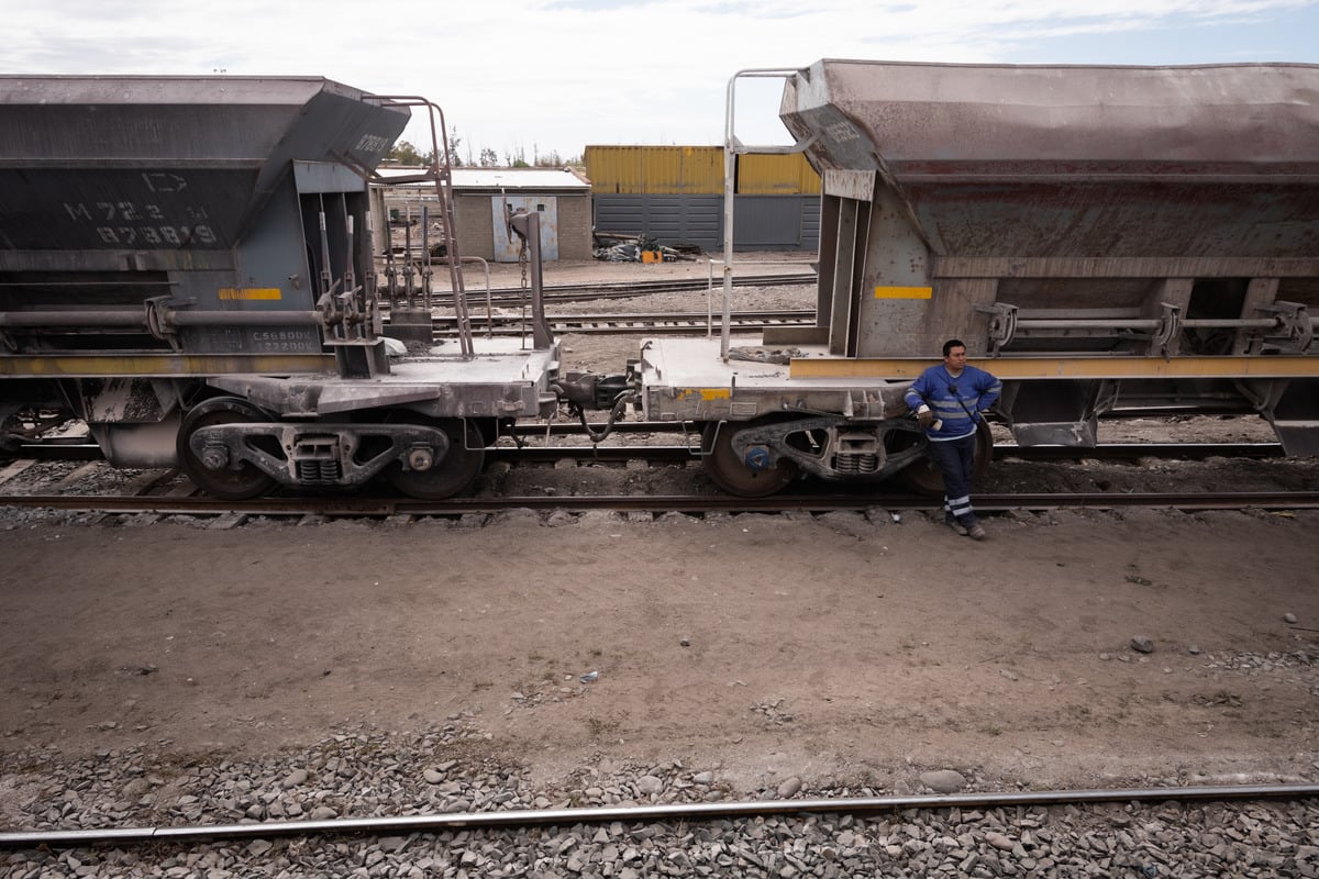 Trenes Argentinos Cargas, Belgrano Cargas
Recorrido del tren de cargas en el tramo que va desde la estación de Capdeville en el departamento de Las Heras hasta la estación de Palmira en San Martín, unos 60km de recorrido. 

Foto: Ignacio Blanco / Los Andes
