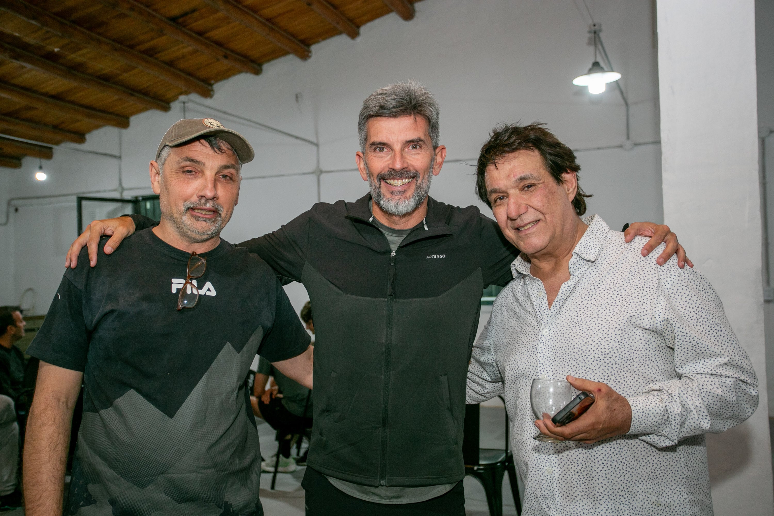 Ulpiano Suarez inauguró las canchas de pádel del club Guillermo Cano