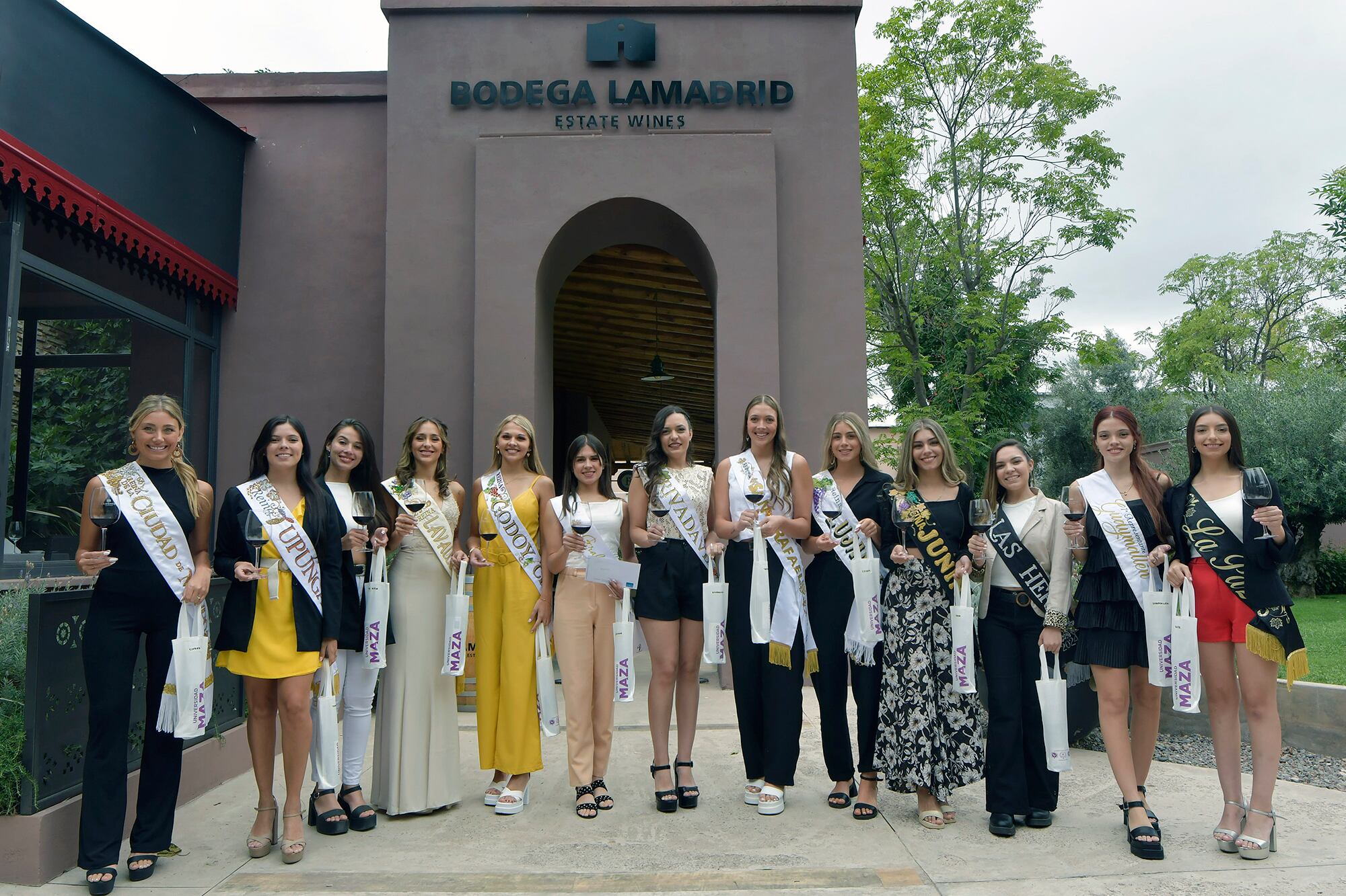 Prueba superada: antes de la Convivencia, las reinas de la Vendimia compartieron una mañana de aprendizaje, brindis y risas. Foto: Orlando Pelichotti / Los Andes