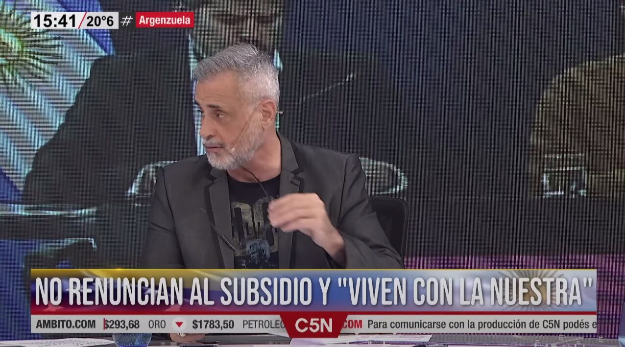 Cobertura en C5N de la lista de personas que supuestamente recibían subsidios