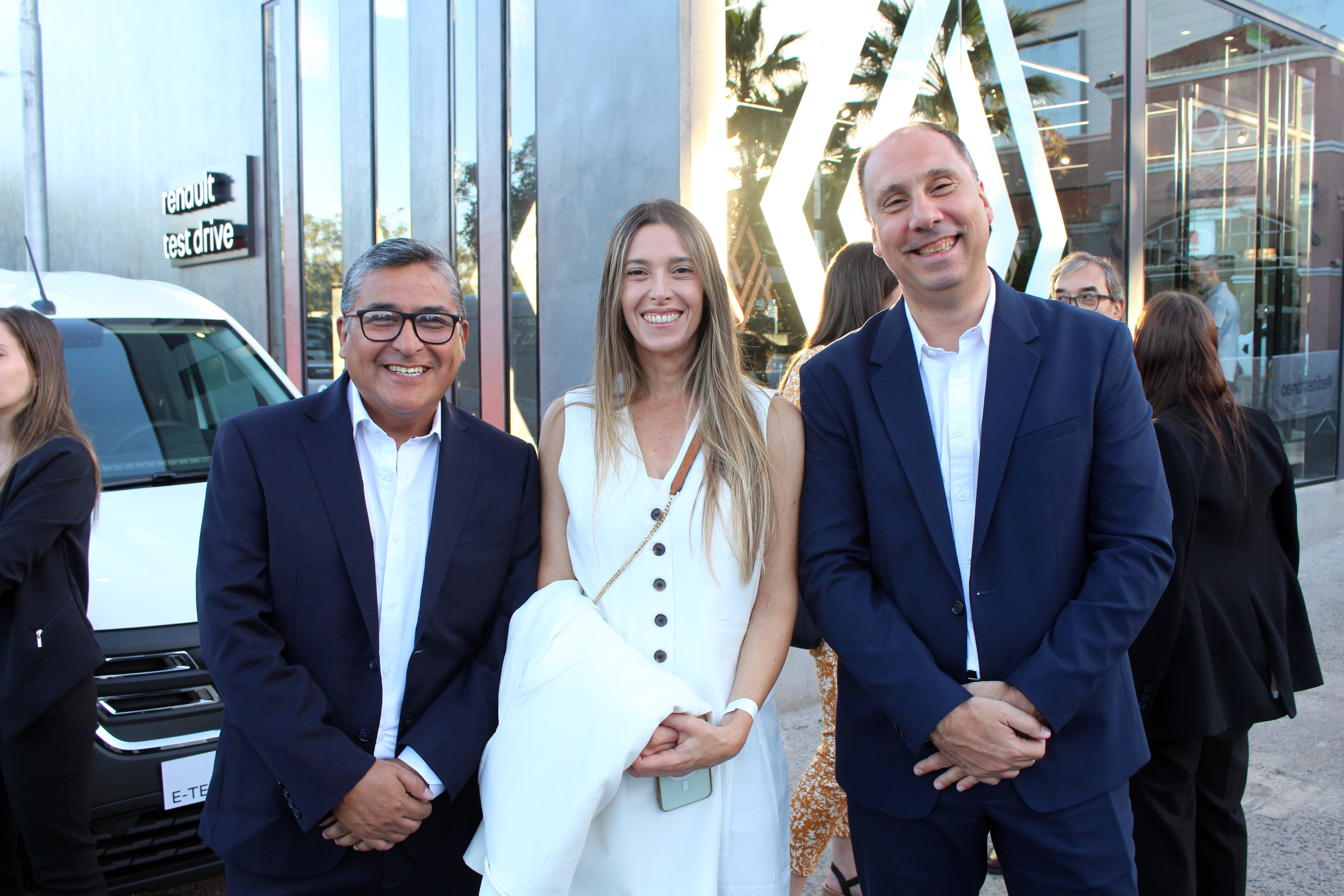 Javier Morales, Pilar Torres y Lucas Mazzorin.