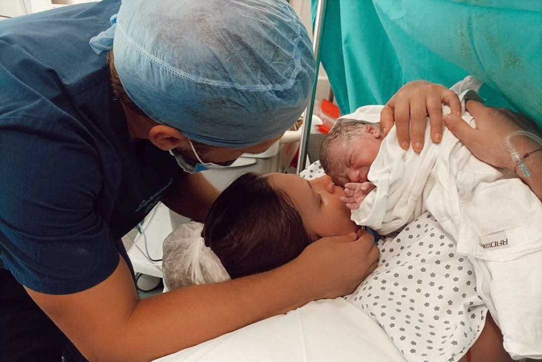 Barbie Vélez recibió en redes a su primer hijo, Salvador. (Instagram).