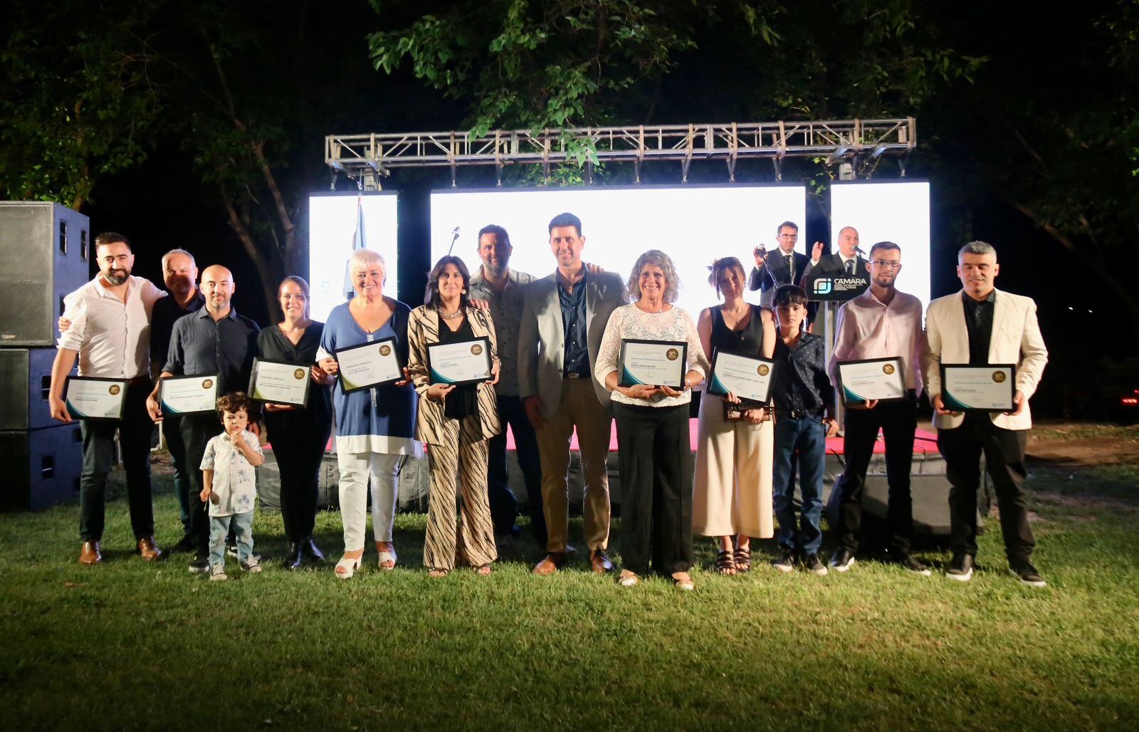 Los premiados durante el festejo por el 90 aniversario de la Cámara de Comercio Alvear.