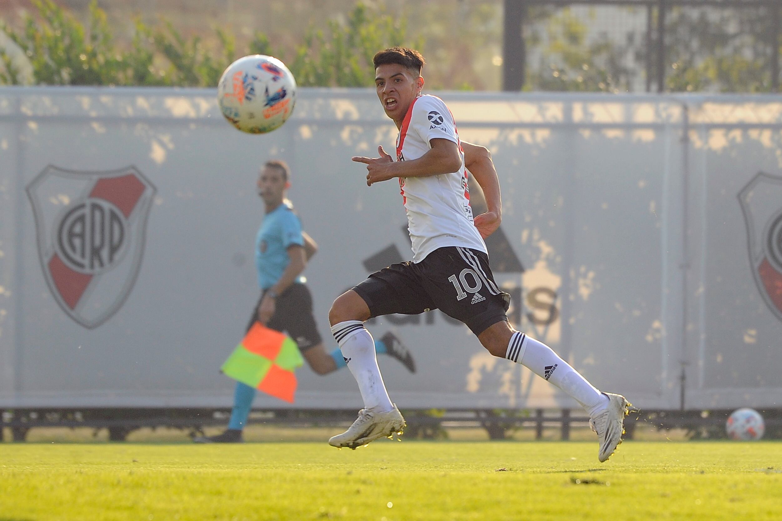 Tomás Galván, uno de los chicos de la reserva convocado por Marcelo Gallardo. Viene de convertir en el triunfo por 4-2 frente a Independiente, clasificando a la semifinal de Reserva.