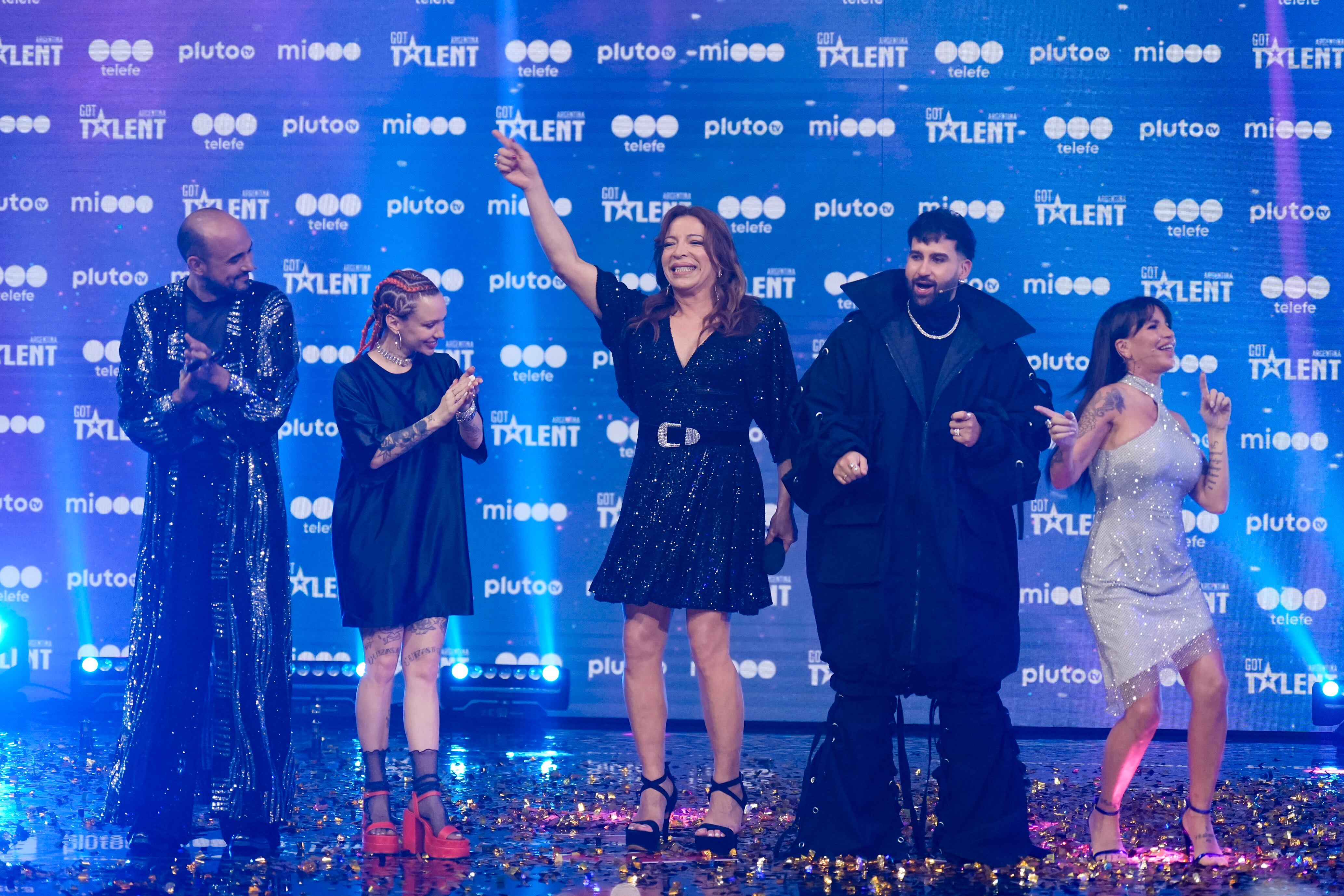 Lizy Tagliani junto a Abel Pintos, La Joaqui, Emir Abdul y Flor Peña. (Foto: Prensa Got Talent)