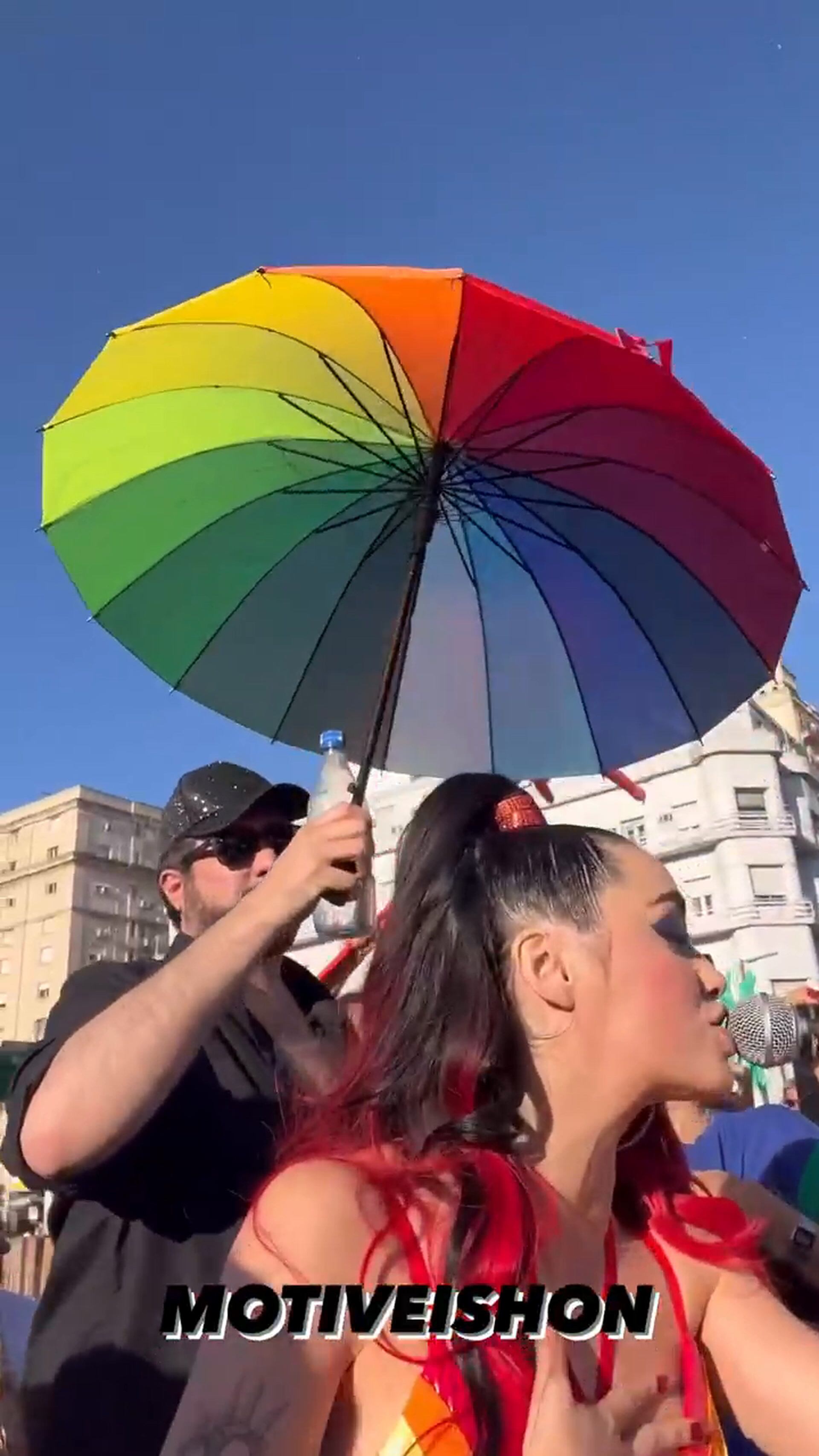 Lali anunció que no podrá asistir a la Marcha del Orgullo.