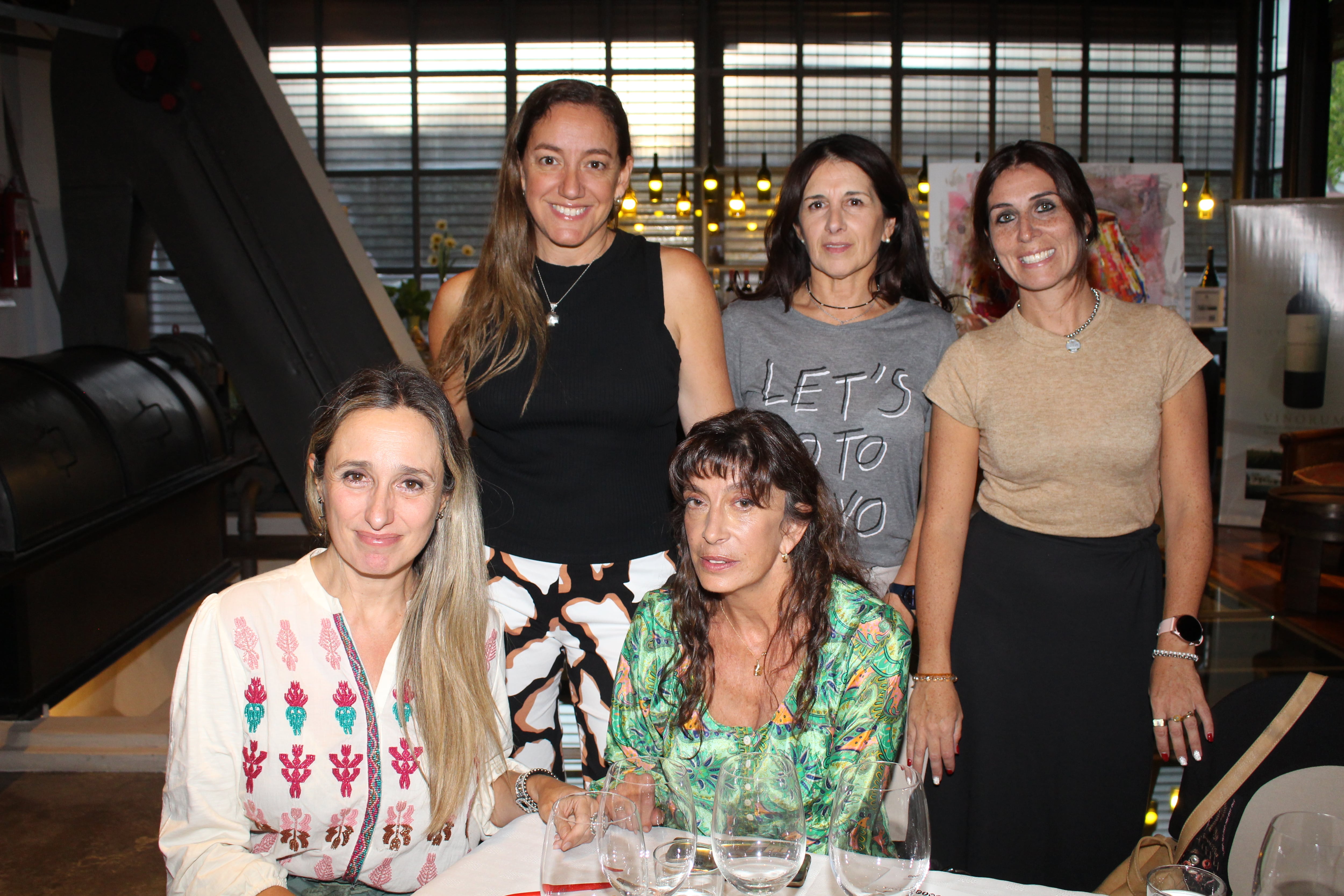 Hebe Bayona, Gabriela Castorino, Gabrela Favier, Marina Buj y Laura Barta.