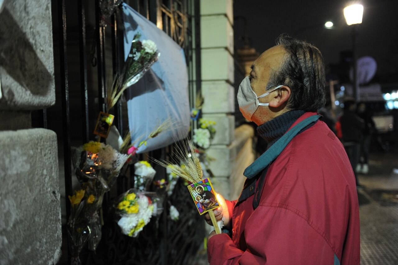 En Buenos Aires muy poca gente se acercó al templo debido a la pandemia.