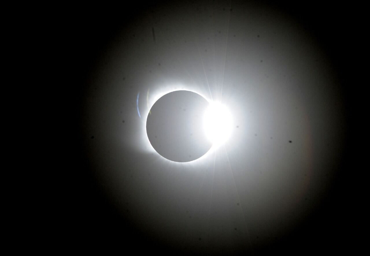 Al igual que el año pasado una parte de Argentina pudo ver el eclipse total de sol.