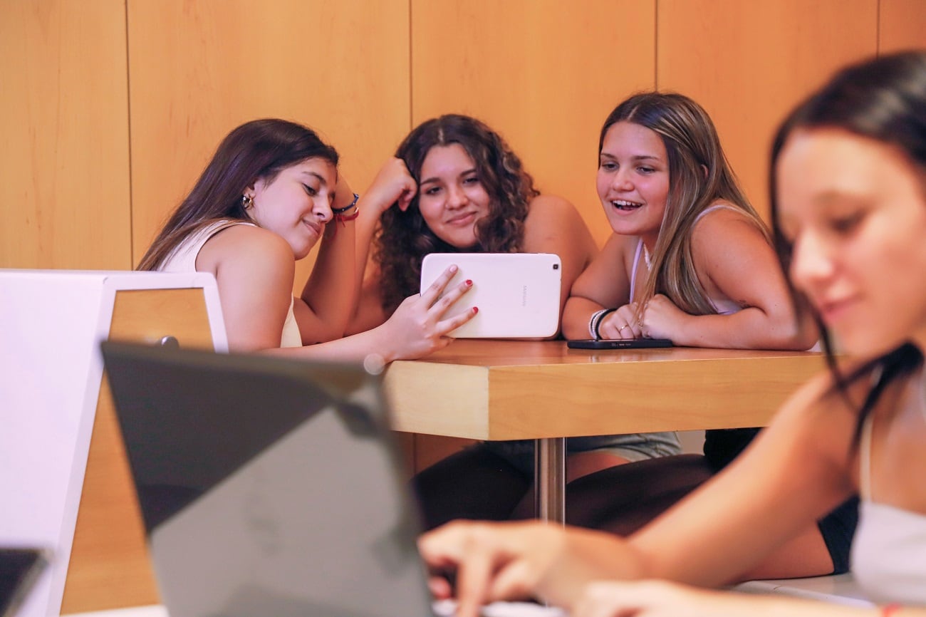 Chicas digitalers: nueva edición del curso gratuito de formación tecnológica para adolescentes de entre 13 y 17 años. Foto: Telecom