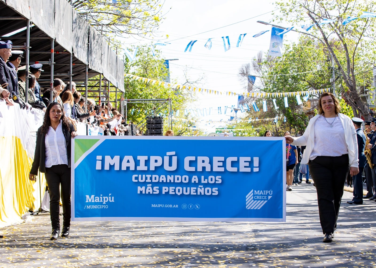 Masiva celebración por las calles de Maipú