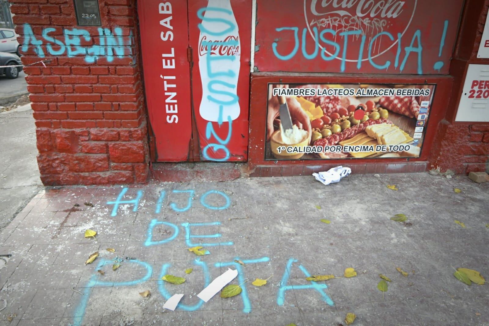 “Marcha de silencio” y con velas por el asesinato de Esteban Palombarini, a una semana del hecho. Foto: Orlando Pelichotti / Los Andes.