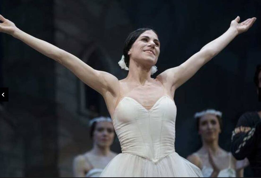 Paloma recibiendo la última ovación de su vida. Foto: Gentileza de Marcelo Aguilar López. 