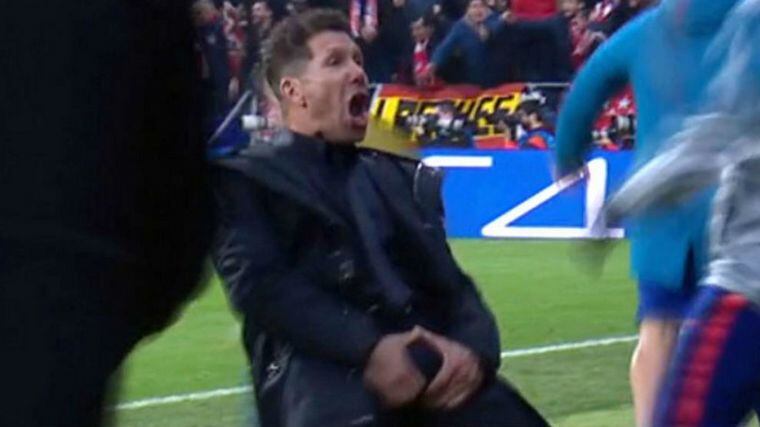 Gesto por el que sancionaron al Cholo Simeone.