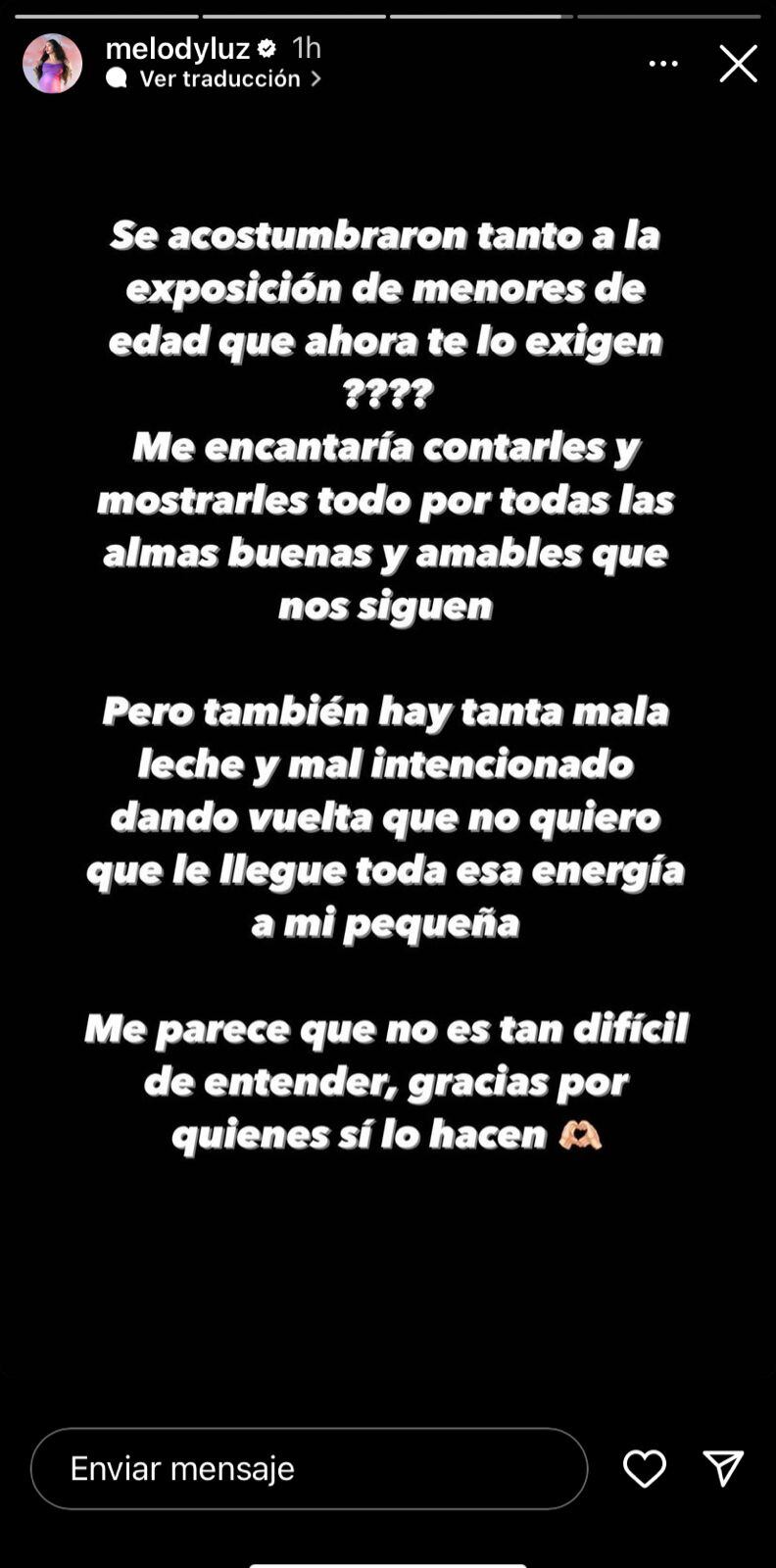 Melody Luz apuntó contra las críticas por no enseñar a su hija