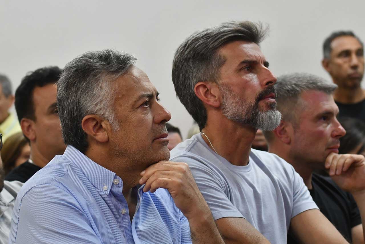 En el comité UCR de Mendoza,asumieron las nuevas autoridades.
Alfredo Cornejo Gobernador de Mendozaestuvo en el acto Radical
Foto: José Gutierrez / Los Andes 