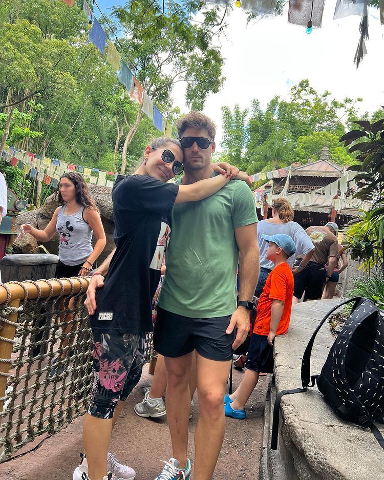 Jimena Barón, Momo y su novio Matías disfrutan de una escapada a Disney